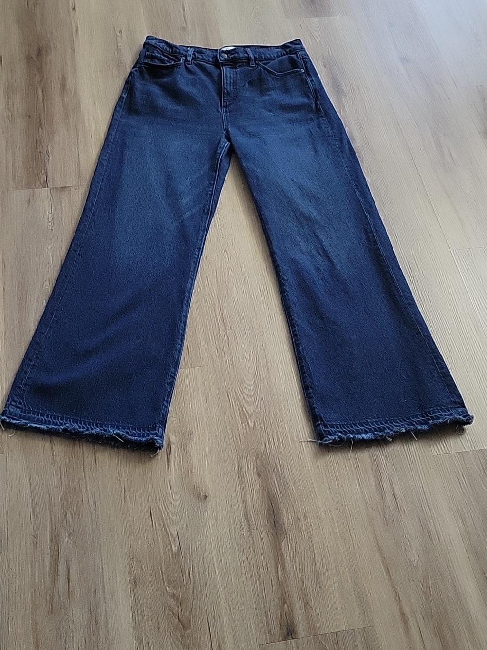Wide Leg Raw Hem Bohemian High-Waist  Jeans - Dark Blue SZ 6